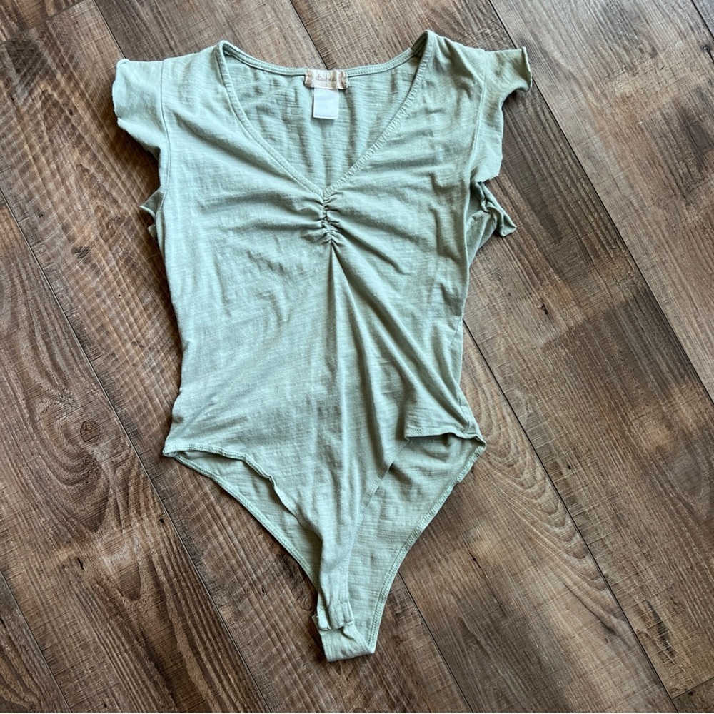 Altar'd State Green Bodysuit V-Neck Cap Sleeve - Picture 2 of 5